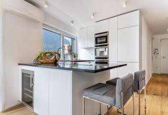 Penthouse Angelina has Balcony rooms