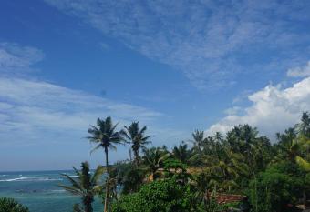 The Reef Weligama has Balcony rooms