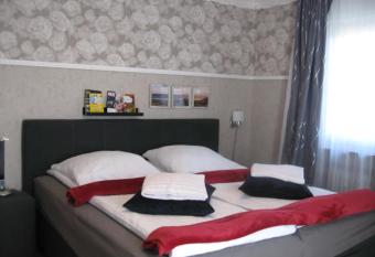 Diamanthaus 3 Koblenz has Balcony rooms