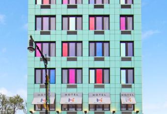 Hotel 365 Bronx - Yankee Stadium has Smoking rooms