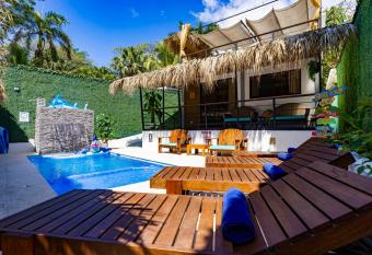 Shark Town Mal Pais has Balcony rooms