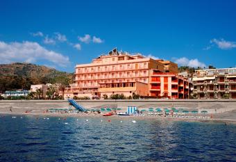 Hotel Kennedy has Balcony rooms