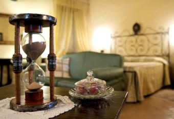 Palazzo Leti Residenza d Epoca has rooms with a private hot tub