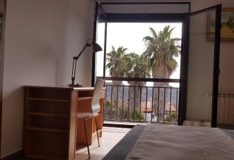 Apartamentos Las Huertas has Balcony rooms