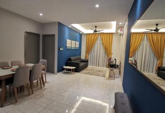 Estrella Home Alpine Village - 1 km to L0ST WORLD OF TAMBUN allows 18 year olds to book a room