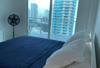 **New**Luxury 1 Bedroom Apartment in Downtown Brickell allows 18 year olds to book a room
