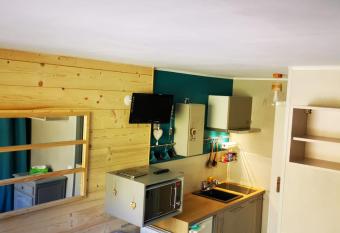 Studio chaleureux    LANSLEVILLARD VAL CENIS 2 pers + 1 enfant has Balcony rooms