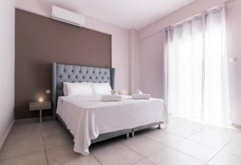 Sue  o Luxury Apartments has Balcony rooms