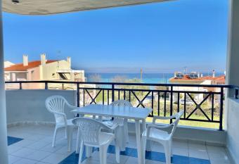 Sue  o beach hotel has Balcony rooms