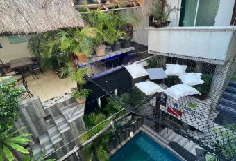 Hostelito Hotel has Balcony rooms