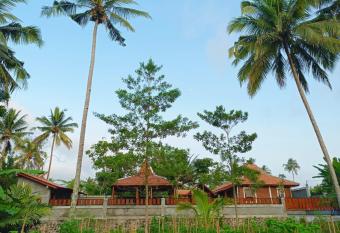 Angler Homestay & Joglo has Balcony rooms