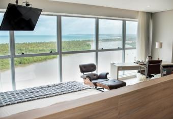 Vista do Para  so Flat Bugan Paiva allows 18 year olds to book a room