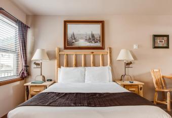 Franciscan Lodge allows 18 year olds to book a room