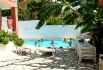 Elpidas Complex has Balcony rooms