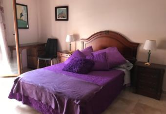 Lacasadeyolandayedu has Balcony rooms