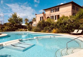 Hotel Villa Maremonti has Balcony rooms