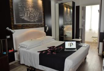 Hotel Perugino allows 18 year olds to book a room