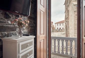 Casa do Largo da Igreja has Balcony rooms