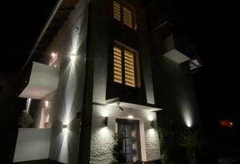 Villa Neretva has Balcony rooms