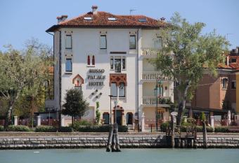 Hotel Russo Palace has Balcony rooms