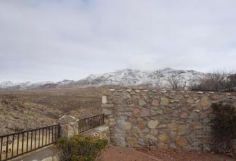 Villa De Montana has Balcony rooms