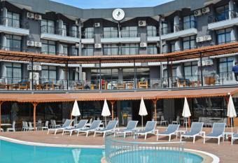 CLOVER MAGIC PARK S  DE has Balcony rooms