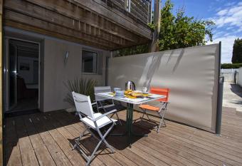 Cailloux has Balcony rooms