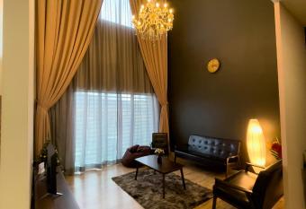 Paradise Penthouse 5 bedrooms 5 bathrooms has Balcony rooms