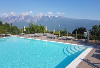 Residence La Villa Opale has Balcony rooms