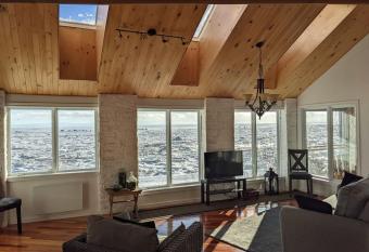 Water Front / 1.5 KM from the Massif / SPA & View! has Balcony rooms