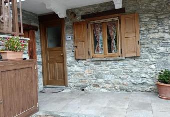 Maison Venoir 3 allows 18 year olds to book a room