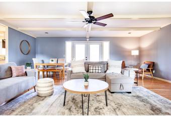 Crestview Retreat - Mountain View, Fire Pit, Grill has Balcony rooms