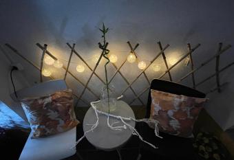 Hostel Porta10 has Balcony rooms