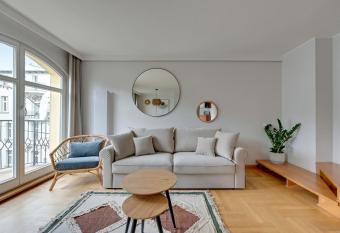 Grand Apartments - Boho Sopot Apartament dwupoziomowy allows 18 year olds to book a room