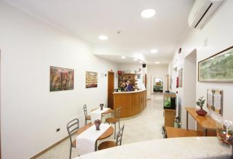 Hotel Zara Napoli has Balcony rooms