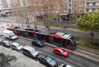 LC Gran V  a allows 18 year olds to book a room