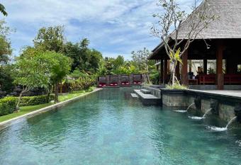 La Reserve 1785 Canggu Beach allows 18 year olds to book a room
