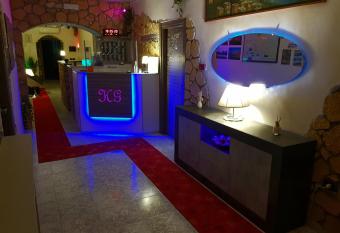 Hotel Ginevra has Balcony rooms