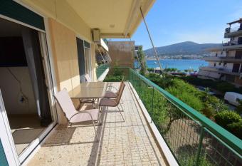 Eclectic Apartment with Stunning Seaview has Balcony rooms