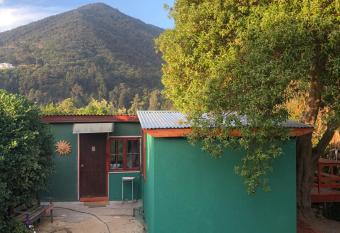 CABA  A ZAPALLAR BOSQUE PLAYA CON HOTTUBE has rooms with a private hot tub