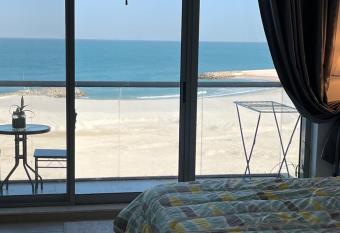Incredible Ocean View Studio Aprtment in Al Marjan Island has rooms with a private hot tub