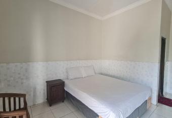 OYO 90831 Hotel Gardenia Prambanan allows 18 year olds to book a room