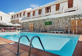 Montecarlo Apartamento 11 has Balcony rooms