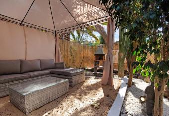 Casa Alexis has Balcony rooms