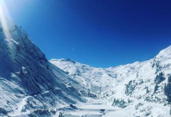 Penthouse Apartment 28m   in Avoriaz right next to 3 ski lifts, lake view has Balcony rooms