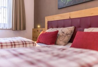 Ciasa Rungg App Corones has Balcony rooms