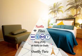 Appartement 2 pi  ces chic    Paris allows 18 year olds to book a room