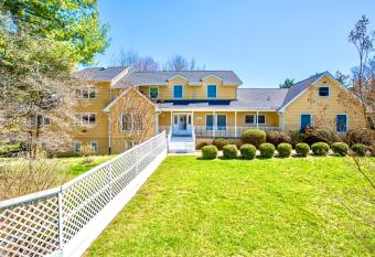 Purcellville Home has Balcony rooms