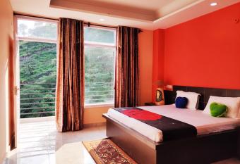 Off-Track Apartment has Balcony rooms