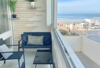 Sublime appartement 2 pi  ces    deux pas de la plage allows 18 year olds to book a room
